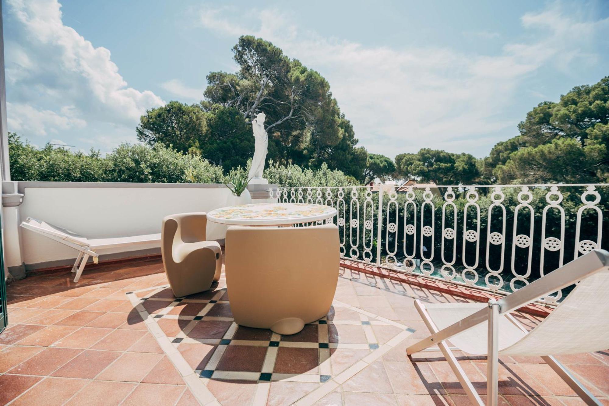 Villa Giulietta Hotel Castiglioncello Bagian luar foto