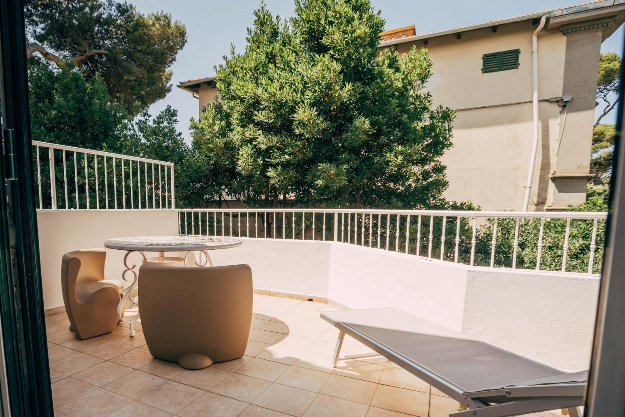 Villa Giulietta Hotel Castiglioncello Bagian luar foto